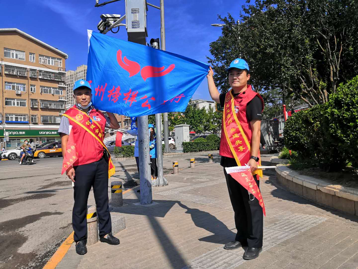 <strong>外国美女黄绿色网战</strong>